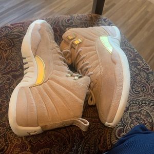 Retro 12 vachetta tan woman size 6.5 boys 5
